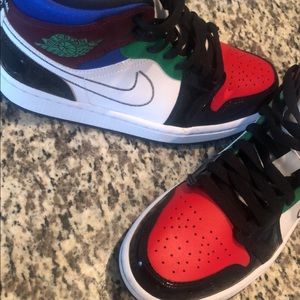 Jordan 1 mid - size US 7.5 women’s